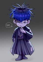  1boy absurdres belt_collar black_collar black_eyeshadow black_hair black_haori black_roots black_shoes blue_eyes blue_hair chamuchai chibi chibi_only collar commentary_request earrings english_text eye_print eyepatch eyeshadow finger_to_mouth fingernails full_body gradient_background grey_background grey_kimono hakama hakama_pants haori highres japanese_clothes jewelry kimono long_fingernails looking_at_viewer makeup male_focus multicolored_hair omokage_yugamu pants print_eyepatch roots_(hair) sharp_fingernails shoes short_hair shushing simple_background solo speech_bubble the_hundred_line_-last_defense_academy- 
