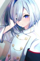  1girl alternate_costume amane_kanata armband asymmetrical_bangs asymmetrical_hair black_armband blue_hair blurry blurry_foreground blush bob_cut buttons colored_inner_hair depth_of_field double-breasted drop_shadow eyes_visible_through_hair film_grain grey_hair hair_over_one_eye hand_in_own_hair highres hololive jacket light_particles missing_wings multicolored_hair parted_lips raised_eyebrows short_hair simple_background single_hair_intake solo sui._(suikun) the_witcher_(series) tucking_hair upper_body violet_eyes virtual_youtuber white_background white_jacket 