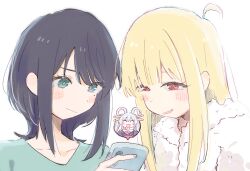  2girls ahoge black_hair blonde_hair blush cellphone chibi chibi_inset cho_kaguya-hime! commentary_request green_eyes hair_ornament hair_rings hair_stick highres kaguya_(cho_kaguya-hime!) long_hair medium_hair mole mole_under_eye multiple_girls open_mouth phone red_eyes runami_yachiyo runami_yachiyo_(tsukuyomi) sakayori_iroha sidelocks simple_background smartphone upper_body wagariro white_background 