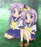  hiiragi_kagami hiiragi_tsukasa long_hair lucky_star purple_eyes purple_hair school_uniform serafuku siblings sisters tea_(084630000) twins twintails violet_eyes 