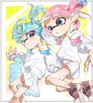  2girls blue_eyes blue_hair border brown_footwear commentary_request frilled_skirt frills highres inkling inkling_girl kf_nkm medium_hair multiple_girls open_mouth parted_lips pink_eyes pink_hair pointy_ears short_hair shorts skirt smile splatoon_(series) sweater tentacle_hair white_border white_shorts white_sweater yellow_background 