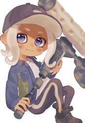  1girl baseball_cap black_footwear black_headwear black_pants blue_eyes blue_shirt closed_mouth commentary_request dynamo_roller_(splatoon) full_body hat highres holding holding_weapon medium_hair ochocho2828 octoling octoling_girl pants shirt simple_background smile solo splatoon_(series) splatoon_3 tentacle_hair weapon white_background white_hair white_shirt 