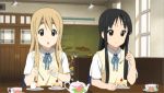  akiyama_mio animated animated_gif cake food fruit gif hirasawa_yui k-on! kotobuki_tsumugi left-handed lowres multiple_girls nakano_azusa school_uniform screencap sitting spoilers strawberry tainaka_ritsu tears theft ton-chan 