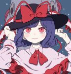  1girl absurdres black_headwear bow capelet closed_mouth commentary_request fish hat hat_bow highres kame_(kamepan44231) long_sleeves nagae_iku purple_hair red_bow red_eyes short_hair simple_background smile touhou upper_body 