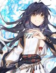  1other ahoge androgynous arjun_fgo black_hair body_markings earrings fate/grand_order fate_(series) gem grin hair_down hair_intakes highres holding holding_sword holding_weapon jade_(gemstone) japanese_clothes jewelry long_hair multicolored_hair necklace sidelocks smile sword very_long_hair weapon white_hair yamato_takeru_(fate) yellow_eyes 