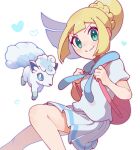  1girl alolan_vulpix backpack bag blonde_hair blue_eyes bright_pupils closed_mouth commentary heart highres lillie_(pokemon) looking_at_viewer omochi_(omotimotittona3) pleated_skirt pokemon pokemon_(creature) pokemon_sm red_bag short_hair simple_background skirt smile symbol-only_commentary white_background white_pupils 