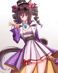  alternate_costume alternate_hairstyle anikinoihai893 animal_ears cosplay drill_hair eyewear_on_head hair_between_eyes hair_ornament hat highres horse_ears horse_gilr horse_tail jewelry medium_hair necklace ring seeking_the_pearl_(umamusume) simple_background smile sunglasses tail touhou twin_drills umamusume violet_eyes white_background yorigami_jo&#039;on 