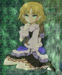 blonde_hair green_eyes mari_audio mary_janes mizuhashi_parsee pointy_ears scarf shoes sitting solo touhou wrist_cuffs 