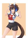  1girl animal_ears black_shorts blue_hair brown_background brown_eyes brown_hair character_name commentary daitaku_helios_(umamusume) double_w ear_covers fang gym_shirt gym_shorts gym_uniform hair_ornament hairclip highres horse_ears horse_girl horse_tail kemuri_(etep3372) looking_at_viewer medium_hair multicolored_hair open_mouth ponytail race_bib shirt short_sleeves shorts sidelocks smile solo standing streaked_hair t-shirt tail translated umamusume w white_shirt 