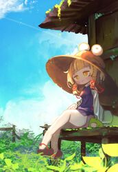  1girl absurdres blonde_hair blue_sky bright_pupils brown_footwear brown_headwear chii_(tsumami_tsumamare) closed_mouth clouds frog full_body highres long_sleeves moriya_suwako outdoors short_hair sidelocks sitting sky thigh-highs touhou white_pupils white_thighhighs yellow_eyes 