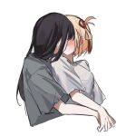  2girls black_hair blonde_hair blush cguanjen cropped_torso grey_shirt hair_ribbon highres holding_hands inoue_takina kiss long_hair lycoris_recoil multiple_girls nishikigi_chisato red_ribbon ribbon shirt short_hair short_sleeves simple_background upper_body white_background white_shirt yuri 