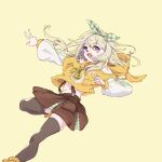  1girl :d blonde_hair bright_pupils brown_skirt brown_thighhighs buranka clothing_cutout commentary_request eyes_visible_through_hair falling foot_out_of_frame hair_between_eyes highres hood hoodie ieiri_popo ieiri_popo_(2nd_costume) long_hair looking_at_viewer medium_bangs midriff multicolored_hair nanashi_inc. navel official_alternate_costume open_mouth short_hair_with_long_locks shoulder_cutout sidelocks simple_background skirt smile solo streaked_hair suspender_skirt suspenders thigh-highs violet_eyes virtual_youtuber white_pupils yellow_background yellow_hoodie 