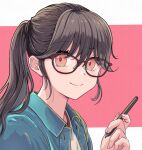  1girl black_hair blue_jacket closed_mouth commentary_request glasses holding holding_pen jacket long_hair original pen pino-ekaki ponytail red_eyes shirt smile solo upper_body white_shirt 