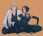  1boy 1girl black_kimono bleach blonde_hair choker dark-skinned_female dark_skin grin hand_on_own_thigh highres japanese_clothes kimono orange_background orange_eyes purple_hair robe shihouin_yoruichi short_hair sitting smile urahara_kisuke white_robe zn_66 