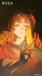  1girl :3 absurdres between_fingers black_background black_hair blue_eyes chinese_clothes chinese_paper-cut copyright_name copyright_notice facial_mark forehead_mark glowing hanfu highres holding holding_ofuda light_particles logo long_hair looking_at_object mole mole_above_eye official_art official_wallpaper ofuda ofuda_between_fingers paper_heron papercutting red_hanfu reverse:1999 