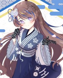  1girl anya_melfissa anya_melfissa_(new_year) black_gloves blue_hair blue_hakama blue_kimono brown_hair cowboy_shot egasumi falling_petals gloves grey_haori hair_ornament hakama highres hololive hololive_indonesia japanese_clothes kanzashi kimono lace lace-trimmed_kimono lace_gloves lace_trim light_blush long_hair long_sleeves looking_at_viewer maaru_(jatjem1vy6nok0o) multicolored_hair official_alternate_costume official_alternate_hairstyle petals pink_petals seigaiha smile solo streaked_hair very_long_hair violet_eyes virtual_youtuber wide_sleeves 