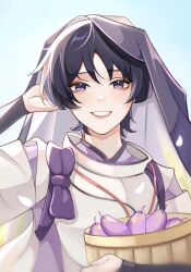  1boy basket black_hair blue_sky blunt_ends clear_sky clothing_cutout eyelashes eyeliner eyeshadow falling_petals genshin_impact glowing glowing_petals hair_between_eyes hand_up highres holding holding_basket japanese_clothes kimono lavender_melon_(genshin_impact) layered_kimono layered_sleeves looking_at_viewer makeup male_focus mandarin_collar open_mouth outdoors petals purple_kimono purple_petals purple_sleeves purple_veil red_eyeliner red_eyeshadow scaramouche_(genshin_impact) scaramouche_(kabukimono)_(genshin_impact) shoulder_cutout sky solo straight-on string tasuki tsurime twilichu upper_body veil violet_eyes white_mouth white_sleeves 