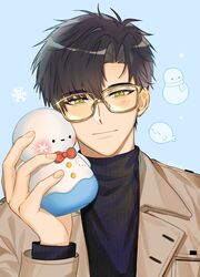  1boy black_sweater blush brown_coat coat glasses green_eyes highres holding joikzo long_sleeves looking_at_viewer love_and_deepspace male_focus short_hair snowman solo stuffed_toy sweater turtleneck turtleneck_sweater upper_body zayne_(love_and_deepspace) 