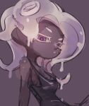  1girl :o bare_shoulders black_tank_top colored_eyelashes dark-skinned_female dark_skin dripping koike3582 long_hair octoling octoling_girl octoling_player_character open_mouth purple_background simple_background solo splatoon_(series) suction_cups tank_top tentacle_hair violet_eyes white_hair 