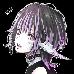  1girl artist_name au_ra black_background black_choker black_eyes black_hair chin_piercing choker colored_tongue dragon_girl dragon_horns eyelashes eyes_visible_through_hair fang final_fantasy final_fantasy_xiv highres horn_piercing horns lakugali_shiki multicolored_eyes multicolored_hair o-ring o-ring_choker open_mouth outline pink_eyes purple_hair purple_tongue scales short_hair simple_background solo streaked_hair teeth two-tone_eyes two-tone_hair upper_body upper_teeth_only warrior_of_light_(ff14) white_outline 