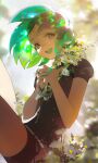  1other absurdres belt black_shirt black_shorts blurry blurry_background blurry_foreground bouquet colored_tongue crystal_hair daisy day floating_hair flower from_side gem_uniform_(houseki_no_kuni) green_eyes green_hair green_nails green_tongue highres holding holding_bouquet houseki_no_kuni knees_up light_rays looking_at_viewer open_mouth other_focus outdoors phosphophyllite puffy_short_sleeves puffy_sleeves shirt short_hair short_sleeves shorts shycocoa sitting smile solo sunbeam sunlight teeth upper_teeth_only white_belt white_flower 