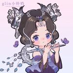  1girl artist_name bare_shoulders blue_background blush_stickers brown_hair bug bun_cover butterfly chinese_clothes circlet closed_mouth clothing_cutout deformed double_bun dress eyelashes flower glin_xiao_lingdang gradient_background hair_bun highres holding holding_weapon jianxia_qingyuan_(series) jianxia_qingyuan_online_3 long_sleeves nail_polish over_shoulder parted_bangs pink_background purple_butterfly purple_dress purple_nails short_hair shoulder_cutout simple_background smile solo sparkling_eyes upper_body violet_eyes wavy_hair weapon weapon_over_shoulder white_flower wide_sleeves 