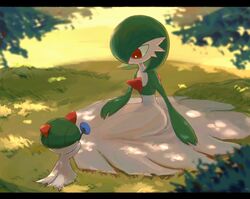  bob_cut bowl_cut colored_skin comuri_muri dress flower gardevoir grass green_hair green_skin hair_over_one_eye highres holding holding_flower horns multicolored_skin on_grass pink_eyes pokemon pokemon_(creature) ralts sitting smile tree_shade two-tone_skin white_dress white_skin 