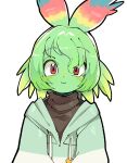  1girl absurdres animal_ears black_shirt blue_hoodie blush cellval closed_mouth colored_skin drawstring green_hair green_skin highres hood hood_down hoodie kanmoku-san kemono_friends kemono_friends_3 light_blush looking_at_viewer multicolored_hair official_alternate_costume red_eyes shirt short_hair solo two-tone_hoodie upper_body wavy_mouth white_hoodie 