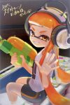  1girl bike_shorts black_shorts commentary_request d_msy8 grin headphones highres holding inkling inkling_girl inkling_player_character light_particles long_hair looking_at_viewer orange_eyes orange_hair shirt short_sleeves shorts single_vertical_stripe sitting smile solo splatoon_(series) splatoon_1 splattershot_(splatoon) super_soaker t-shirt teeth v-shaped_eyebrows very_long_hair white_shirt 