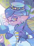  1girl 1other agent_3_(splatoon) black_gloves closed_mouth coat colored_tips commentary_request earrings gloves green_hair grey_hair highres holding holding_umbrella hoop_earrings inkling inkling_player_character jewelry korean_commentary marie_(splatoon) multicolored_hair pink_pupils pointy_ears short_hair splatoon_(series) splatoon_3 star-shaped_pupils star_(symbol) symbol-shaped_pupils tentacle_hair thick_eyebrows two-tone_hair ufo_sw umbrella white_coat yellow_eyes 