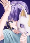  1girl absurdres arm_up blonde_hair blue_eyes blue_shirt bob_cut character_request closed_mouth commentary expressionless fox_mask hand_up highres looking_at_viewer mask medium_hair multicolored_hair nepperoni phony_(cevio) purple_background purple_hair rabbit_pose shirt short_sleeves simple_background solo streaked_hair t-shirt upper_body 
