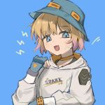 1girl absurdres animification apex_legends bian_tobin black_shirt blonde_hair blue_background blue_hair blue_hat bucket_hat colored_tips fingerless_gloves gloves gold_choker hat highres hood hood_down hoodie looking_at_viewer multicolored_hair notice_lines open_mouth pink_hair shirt smile solo wattson_(apex_legends) white_hoodie 