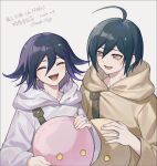  2boys :d ahoge black_hair brown_eyes closed_eyes danganronpa_(series) danganronpa_v3:_killing_harmony ewa_(seraphhuiyu) hair_between_eyes highres holding hood hood_down jewelry looking_at_another multiple_boys oma_kokichi pink_hair ring saihara_shuichi simple_background smile teeth tongue translation_request upper_teeth_only white_background 