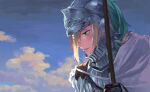  1boy armor bedivere_(fate) blonde_hair blood blood_on_clothes blood_on_face blue_sky breastplate cape clouds cuirass fate/grand_order fate_(series) full_armor green_eyes hair_between_eyes hair_tubes helm helmet highres holding holding_polearm holding_weapon knight korean_commentary long_hair looking_down low_ponytail male_focus parted_lips pauldrons plume polearm portrait potato_goril profile shoulder_armor sky solo spear visor_(armor) weapon 