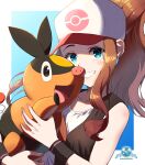  1girl absurdres asada_yo blue_background border brown_hair brown_vest commentary_request eyelashes green_eyes grin hat high_ponytail highres hilda_(pokemon) holding holding_pokemon long_hair open_clothes open_vest outside_border pokemon pokemon_(creature) pokemon_bw shirt sidelocks sleeveless sleeveless_shirt smile teeth tepig upper_body vest white_border white_hat white_shirt wristband 