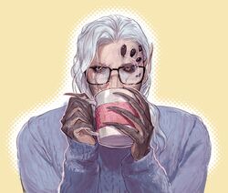  1boy baldur&#039;s_gate baldur&#039;s_gate_3 black_sclera blue_sweater brown_eyes claws colored_sclera contemporary cup drinking dungeons_&amp;_dragons extra_eyes glasses hands_up highres holding holding_cup kar&#039;niss long_hair long_sleeves looking_at_viewer male_focus monster_boy mug pointy_ears simple_background solo sweater the_old_crane upper_body white_hair yellow_background 