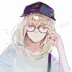  1girl bang_dream! bang_dream!_it&#039;s_mygo!!!!! baseball_cap black_hair blonde_hair closed_mouth commentary glasses hand_up hashtag-only_commentary hat highres long_hair looking_at_viewer misumi_uika purple_nails reiboubyou shirt simple_background smile solo upper_body violet_eyes white_background white_shirt 