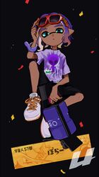  .52_gal_(splatoon) 1girl black_background black_shorts blue_eyes commentary confetti dark-skinned_female dark_skin eyebrow_cut eyewear_on_head imaikuy0 inkling inkling_girl inkling_player_character looking_at_viewer pointy_ears purple_hair purple_shirt red-framed_eyewear shirt shoelaces shoes short_hair short_sleeves shorts solo splashtag_(splatoon) splatoon_(series) sunglasses symbol-only_commentary t-shirt tentacle_hair white_footwear 