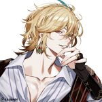  1boy black_gloves blonde_hair collarbone collared_shirt earrings eriimyon genshin_impact gloves hand_up highres jewelry kaveh_(genshin_impact) looking_at_viewer looking_to_the_side male_focus partially_fingerless_gloves red_eyes shirt short_hair simple_background smile solo upper_body white_background white_shirt 
