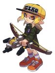  1girl baseball_cap bow_(weapon) closed_mouth coat commentary_request cross-laced_footwear eyebrow_cut full_body fur-trimmed_coat fur_trim green_coat hat highres holding holding_bow_(weapon) holding_weapon ikki_(gsl_9708) korean_commentary medium_hair octoling octoling_girl octoling_player_character orange_eyes orange_footwear print_headwear shoes simple_background socks solo splatoon_(series) splatoon_3 standing tentacle_hair tri-stringer_(splatoon) weapon white_background white_socks yellow_hat 