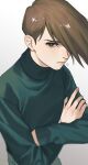  1boy artist_logo brown_hair closed_mouth commentary_request crossed_arms expressionless gradient_background green_eyes green_sweater gundam gundam_wing hair_over_one_eye looking_at_viewer male_focus one_eye_covered short_hair solo sweater trowa_barton turtleneck turtleneck_sweater upper_body ususio_11 