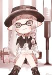  .96_gal_(splatoon) 1girl artist_name asymmetrical_hair black_footwear black_hat black_shirt black_shorts blush boater_hat boots bow braid closed_mouth collared_shirt cross-laced_footwear dot_nose eyes_visible_through_hair grey_bow grey_eyes grey_hair hands_on_own_knees hat hat_bow highres inkling inkling_girl inkling_player_character lace-up_boots long_hair long_sleeves looking_at_viewer plum0o0 pointy_ears shirt shorts signature sitting smile solo splash_wall_(splatoon) splatoon_(series) suction_cups tentacle_hair two-tone_shirt white_shirt 