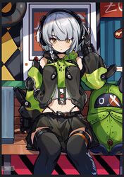  1girl absurdres amillion_(zenless_zone_zero) anby_demara bangboo_(zenless_zone_zero) bench black_gloves black_jacket black_skirt black_thighhighs braid closed_mouth clothing_cutout commentary_request expressionless fingerless_gloves gloves green_eyes grey_hair guzangnanfeng hand_up headphones highres jacket looking_at_viewer navel orange_hair outdoors short_hair shoulder_cutout side_braid sitting skirt solo thigh-highs two-tone_eyes zenless_zone_zero 