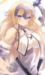  1girl armor armored_dress bare_shoulders blonde_hair blue_eyes blush breasts chain fate/grand_order fate_(series) fur_trim gauntlets gloves headpiece highres holding jeanne_d&#039;arc_(fate) jeanne_d&#039;arc_(third_ascension)_(fate) large_breasts long_hair looking_at_viewer smile solo sword thigh-highs umi_endu very_long_hair weapon 
