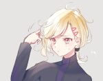  1other alternate_costume alternate_hairstyle antenna_hair blonde_hair closed_mouth gnosia hair_ornament hairclip nekotemari other_focus ponytail red_eyes setsu_(gnosia) short_hair short_ponytail simple_background solo translation_request 