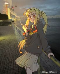  1girl against_railing artist_name blonde_hair blurry blurry_background blush bocchi_the_rock! brown_eyes brown_hoodie cigarette clouds cloudy_sky commentary cowboy_shot english_commentary floating_hair grey_skirt holding holding_cigarette hood hoodie ijichi_nijika long_hair long_sleeves looking_at_viewer myjet night no_ahoge open_mouth outdoors photo_background railing side_ponytail sidelocks skirt sky smoke smoke_trail smoking solo standing striped_clothes striped_hoodie surprised sweat twitter_username water wind 