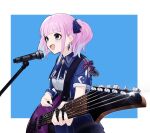  1girl blue_bow blue_bowtie blue_hair blue_jacket blue_ribbon blue_skirt blunt_bangs blush border bow bowtie commentary_request earrings girls_band_cry grey_eyes guitar hair_ribbon highres hina_(girls_band_cry) holding holding_guitar holding_instrument holding_plectrum instrument jacket jewelry medium_hair multicolored_hair music open_mouth outside_border pink_hair playing_guitar plectrum ribbon shirt short_twintails sidelocks simple_background singing skirt solo sparkle streaked_hair teeth twintails upper_teeth_only white_border white_shirt yun_cao_bing 