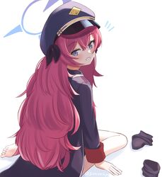  1girl arm_at_side barefoot black_bow black_hat black_jacket black_socks blue_archive blue_halo blush bow commentary_request doku-doku double-parted_bangs eyelashes foot_out_of_frame from_behind grey_eyes grin hair_between_eyes hair_bow halo happy hat iroha_(blue_archive) jacket long_hair long_sleeves looking_at_viewer looking_back military_hat military_jacket notice_lines peaked_cap redhead simple_background sitting slit_pupils smile socks solo toes tsurime unworn_socks very_long_hair wariza wavy_hair white_background 