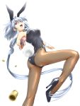  animal_ears ass blue_eyes bow breasts bunny_ears bunnysuit casing_ejection cleavage fang foreshortening gun handgun heterochromia high_heels lavolpe_(yagisaka_seto) leg_up legs long_hair long_legs open_mouth original pantyhose payot pistol ponytail purple_eyes rabbit_ears shell_casing shoes silver_hair simple_background smile solo stiletto_heels tail taupe_pantyhose thighs very_long_hair violet_eyes weapon wrist_cuffs yagisaka_seto 