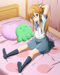  adjusting_hair bad_proportions bed blue_eyes brown_hair feet igashiko kousaka_kirino long_hair no_shoes octopus ore_no_imouto_ga_konna_ni_kawaii_wake_ga_nai pillow ponytail poorly_drawn school_uniform serafuku socks soles stuffed_toy 